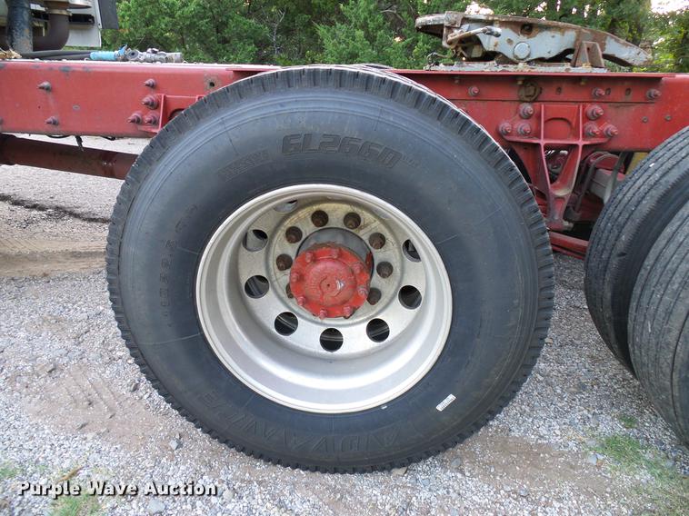 image for item DD8343 2013 International ProStar Plus semi truck