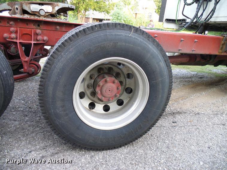 image for item DD8343 2013 International ProStar Plus semi truck