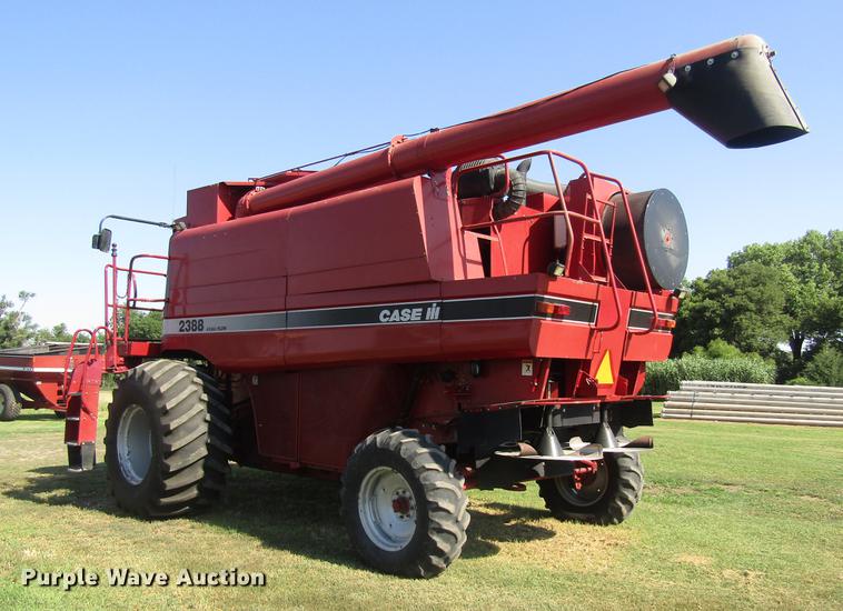 image for item DD8856 2000 Case IH 2388 combine