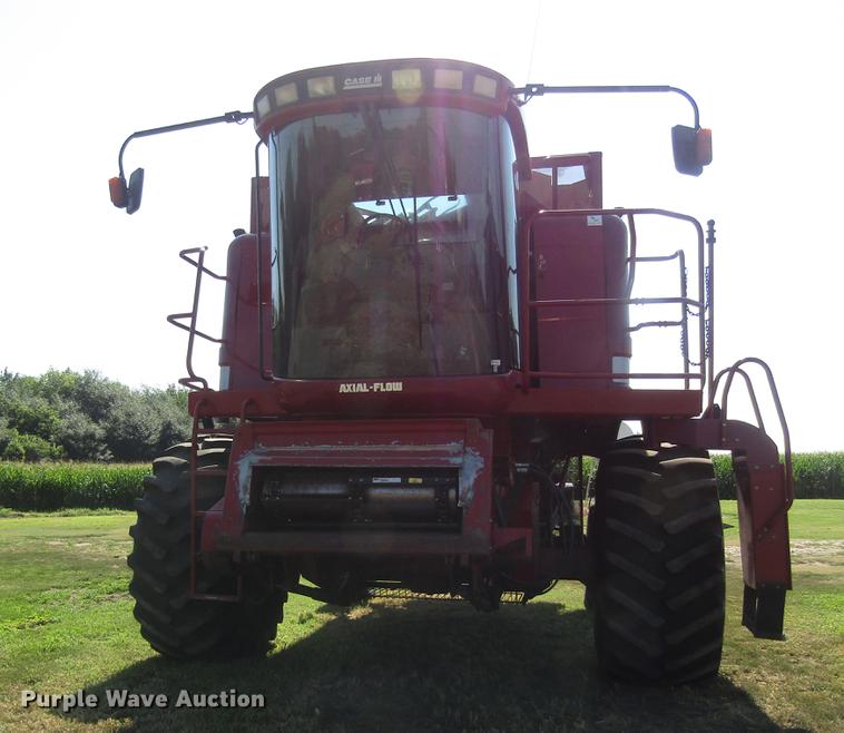 image for item DD8856 2000 Case IH 2388 combine