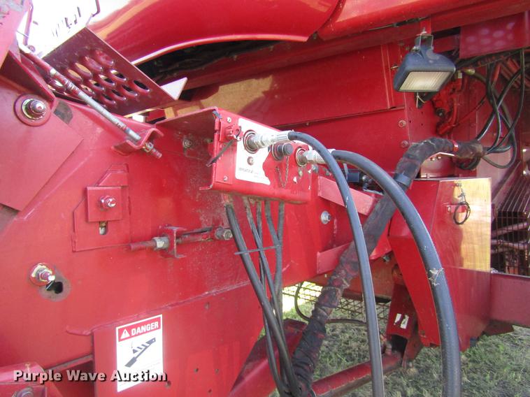image for item DD8856 2000 Case IH 2388 combine