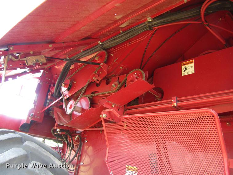image for item DD8856 2000 Case IH 2388 combine