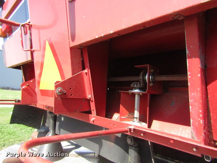 image for item DD8856 2000 Case IH 2388 combine