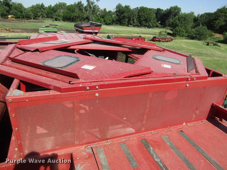 image for item DD8856 2000 Case IH 2388 combine