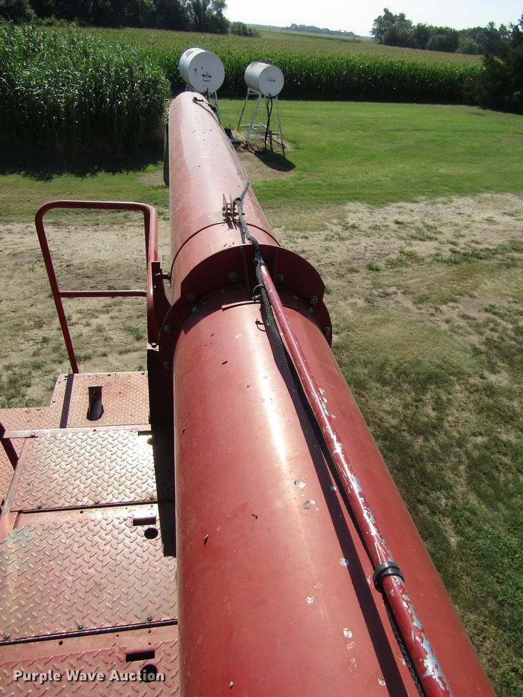 image for item DD8856 2000 Case IH 2388 combine