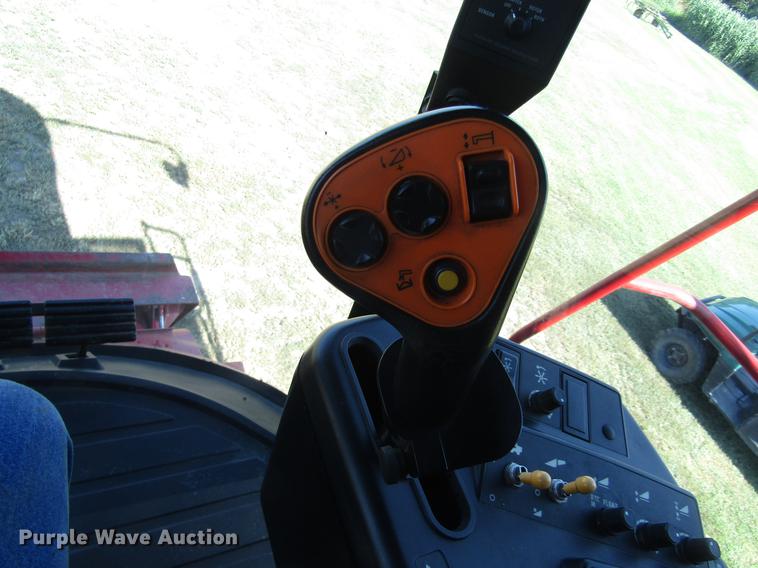 image for item DD8856 2000 Case IH 2388 combine