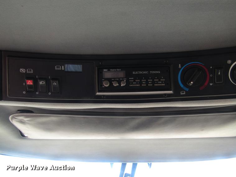 image for item DD8856 2000 Case IH 2388 combine