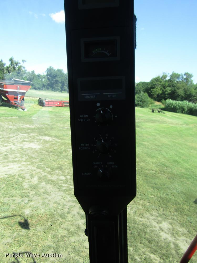 image for item DD8856 2000 Case IH 2388 combine