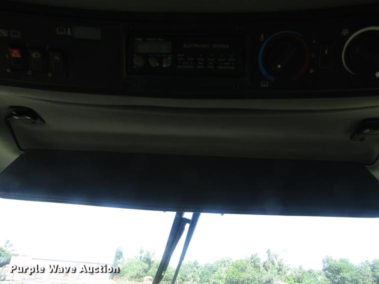 image for item DD8856 2000 Case IH 2388 combine