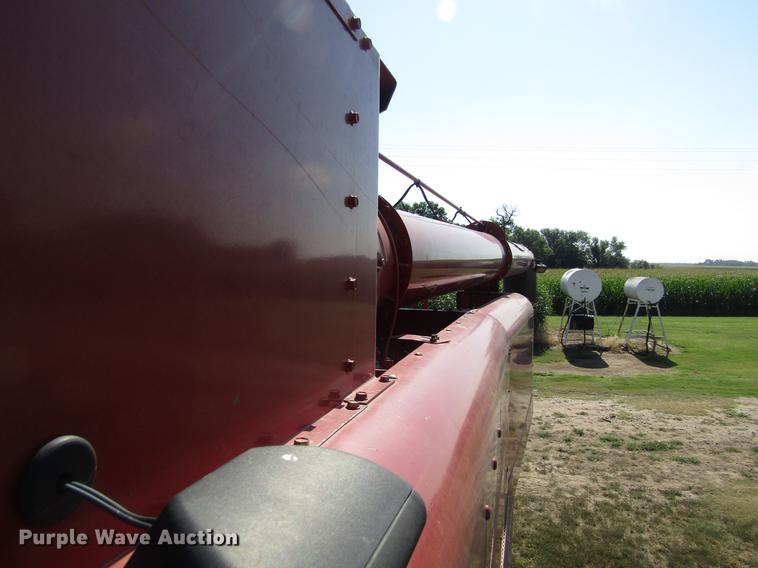 image for item DD8856 2000 Case IH 2388 combine