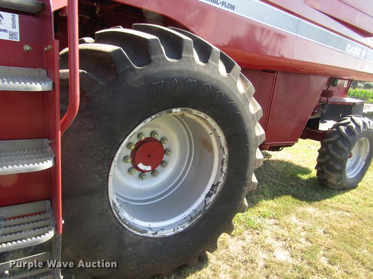 image for item DD8856 2000 Case IH 2388 combine