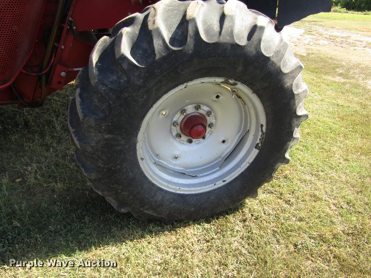 image for item DD8856 2000 Case IH 2388 combine