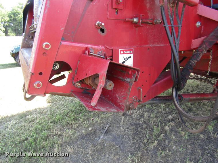 image for item DD8856 2000 Case IH 2388 combine
