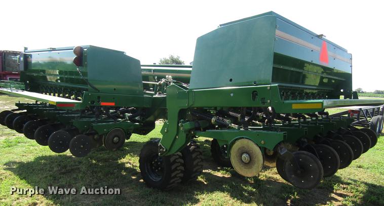 image for item DD8857 Great Plains 3S-3000HD grain drill
