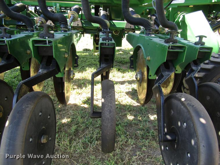 image for item DD8857 Great Plains 3S-3000HD grain drill
