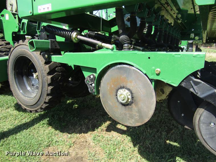 image for item DD8857 Great Plains 3S-3000HD grain drill