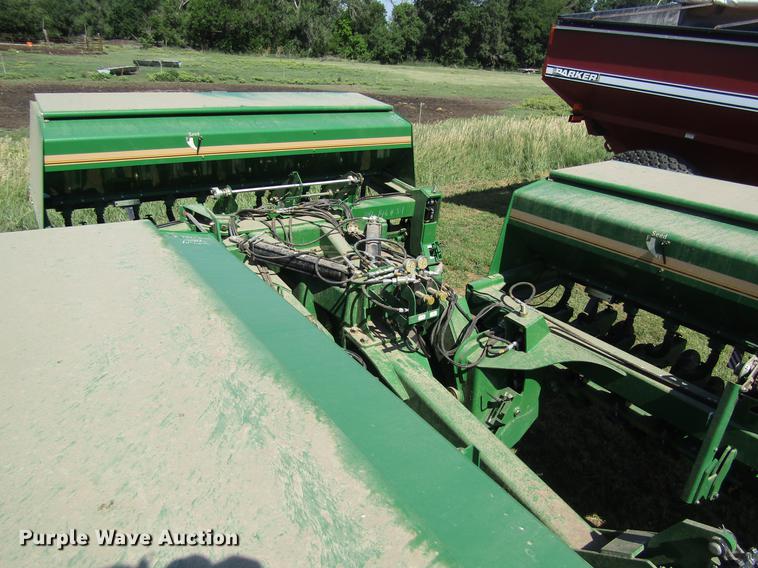 image for item DD8857 Great Plains 3S-3000HD grain drill