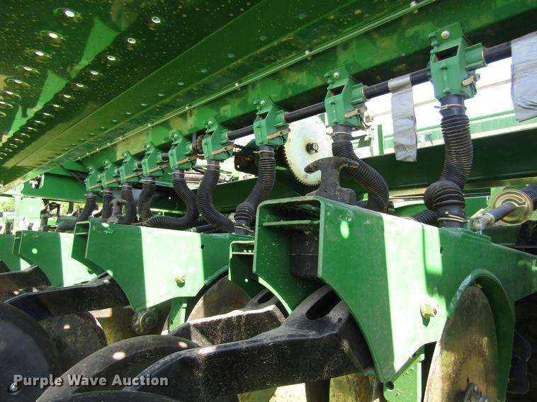 image for item DD8857 Great Plains 3S-3000HD grain drill