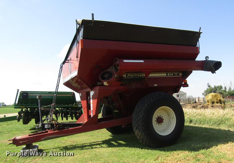 image for item DD8859 Parker 614 Series II grain cart