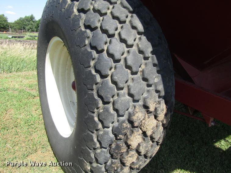 image for item DD8859 Parker 614 Series II grain cart