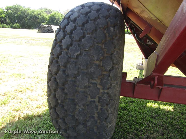 image for item DD8859 Parker 614 Series II grain cart