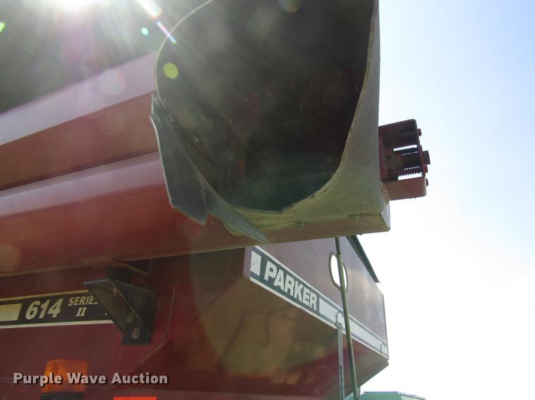 image for item DD8859 Parker 614 Series II grain cart