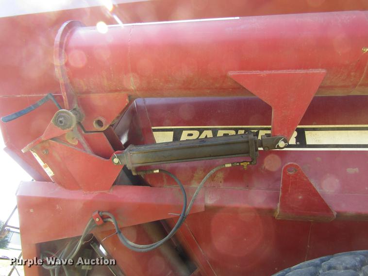 image for item DD8859 Parker 614 Series II grain cart