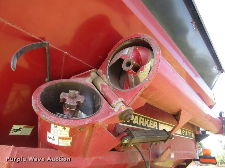 image for item DD8859 Parker 614 Series II grain cart