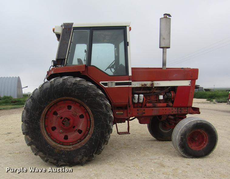 image for item DD8895 1979 International Harvester 1086 tractor