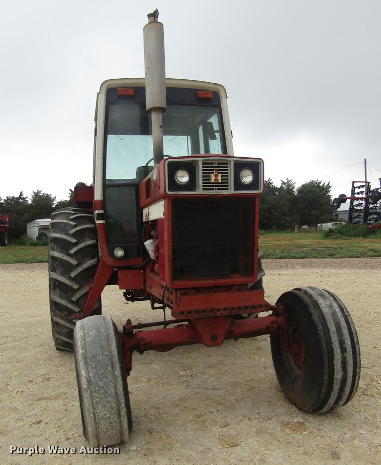 image for item DD8895 1979 International Harvester 1086 tractor