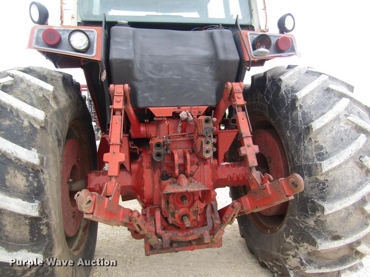 image for item DD8895 1979 International Harvester 1086 tractor