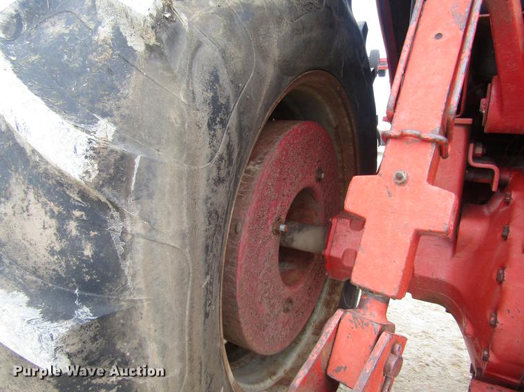 image for item DD8895 1979 International Harvester 1086 tractor