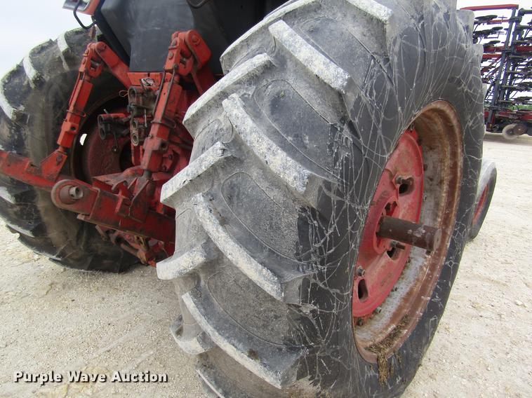 image for item DD8895 1979 International Harvester 1086 tractor