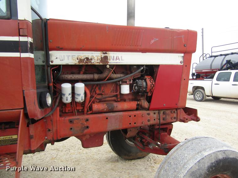 image for item DD8895 1979 International Harvester 1086 tractor