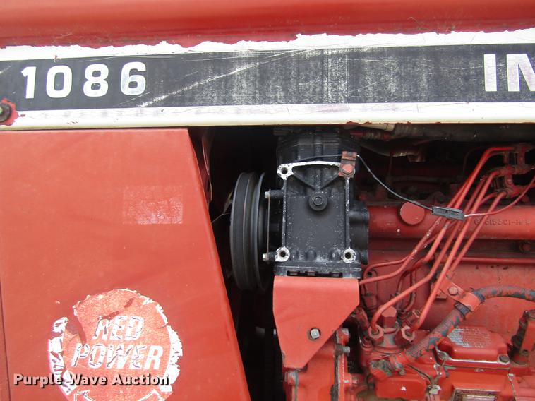image for item DD8895 1979 International Harvester 1086 tractor