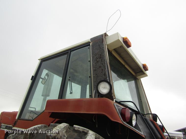 image for item DD8895 1979 International Harvester 1086 tractor