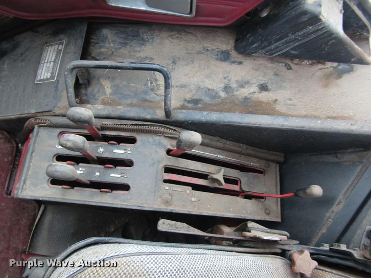 image for item DD8895 1979 International Harvester 1086 tractor