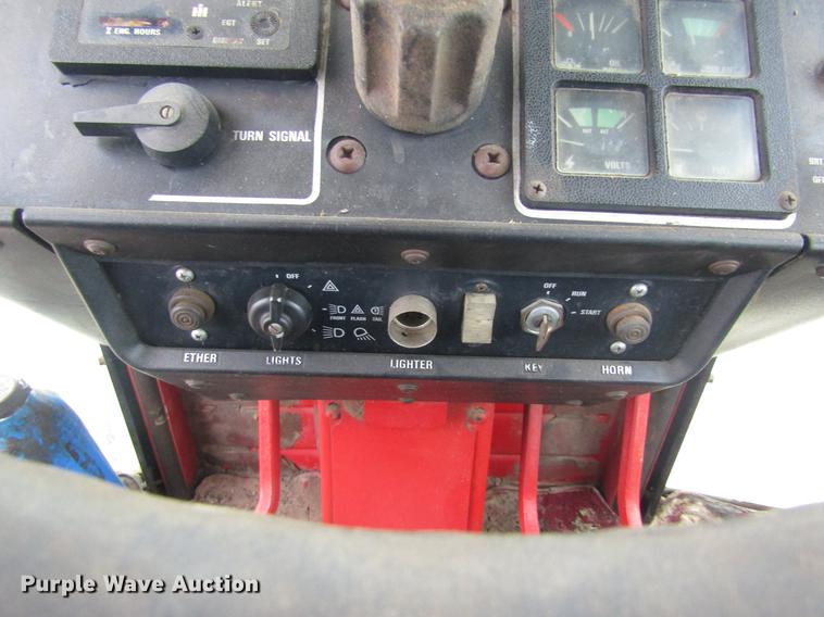 image for item DD8895 1979 International Harvester 1086 tractor