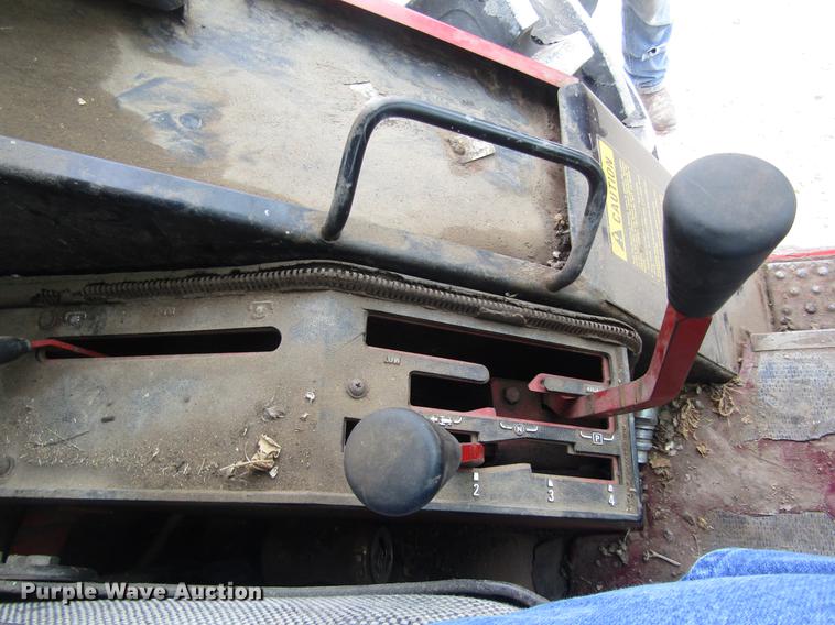 image for item DD8895 1979 International Harvester 1086 tractor