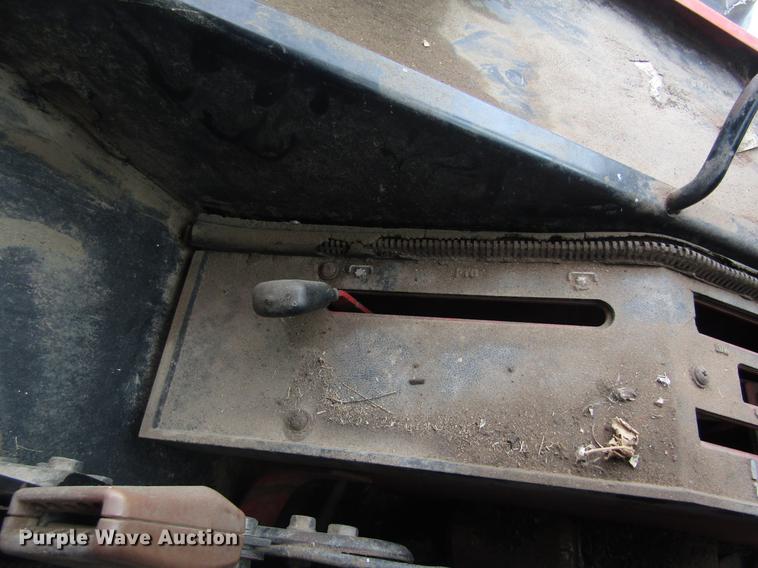 image for item DD8895 1979 International Harvester 1086 tractor