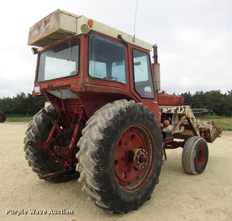 image for item DD8896 1972 International Harvester 1066 tractor