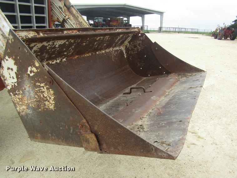 image for item DD8896 1972 International Harvester 1066 tractor