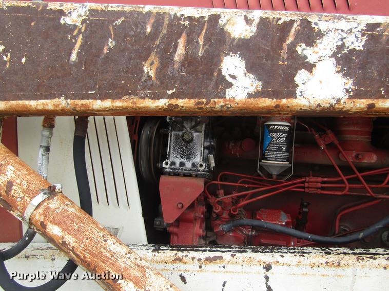 image for item DD8896 1972 International Harvester 1066 tractor