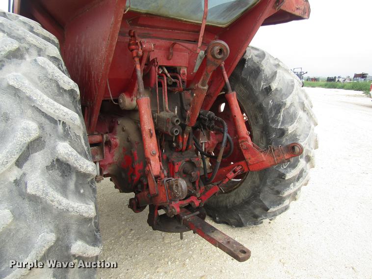 image for item DD8896 1972 International Harvester 1066 tractor