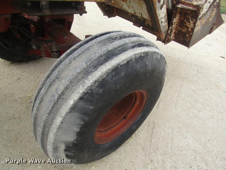 image for item DD8896 1972 International Harvester 1066 tractor