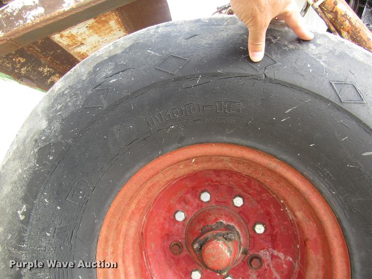 image for item DD8896 1972 International Harvester 1066 tractor