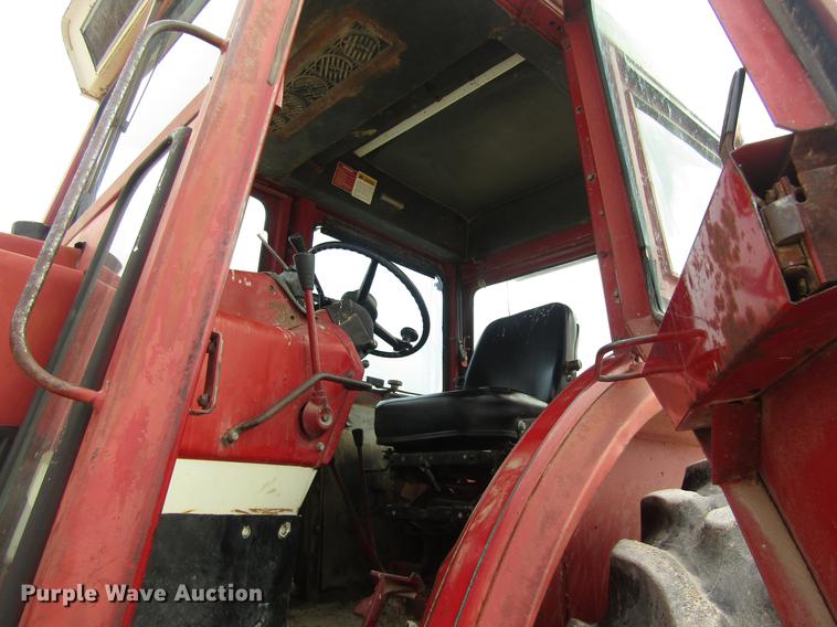 image for item DD8896 1972 International Harvester 1066 tractor