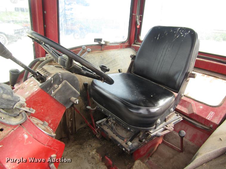 image for item DD8896 1972 International Harvester 1066 tractor