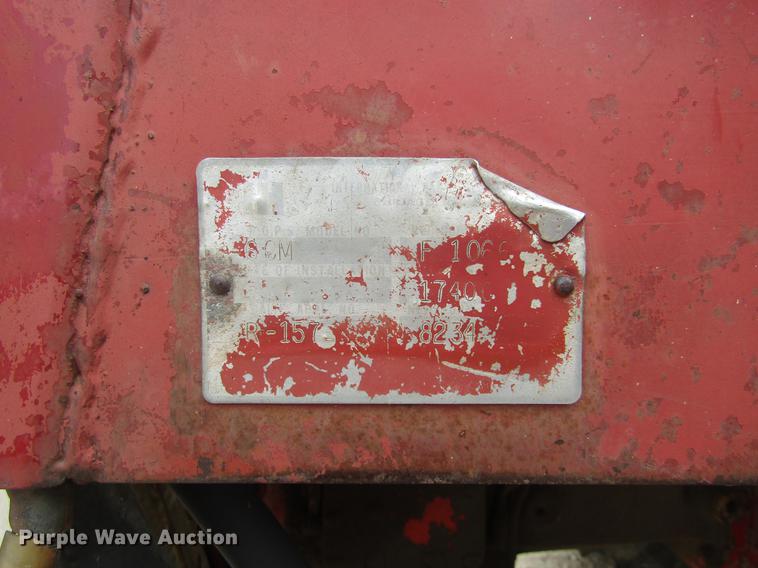 image for item DD8896 1972 International Harvester 1066 tractor