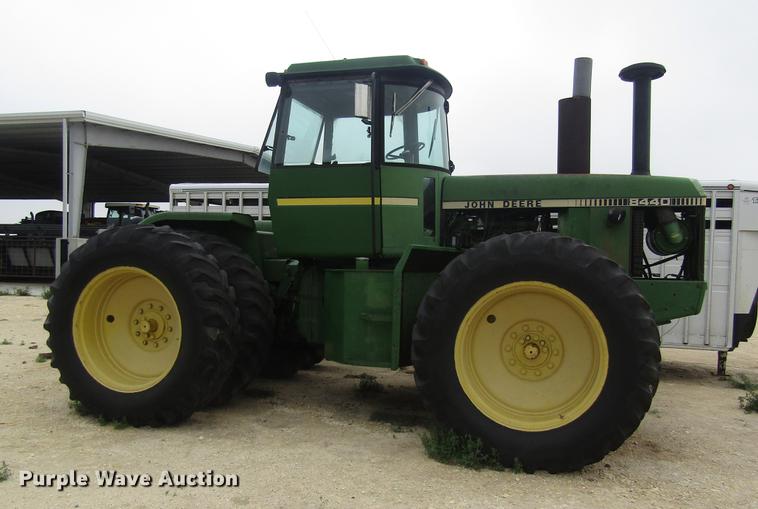 image for item DD8897 1980 John Deere 8440 4WD tractor